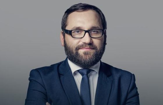 Andrzej Gajcy gospodarzem programu „Posłowie” na Onet.pl