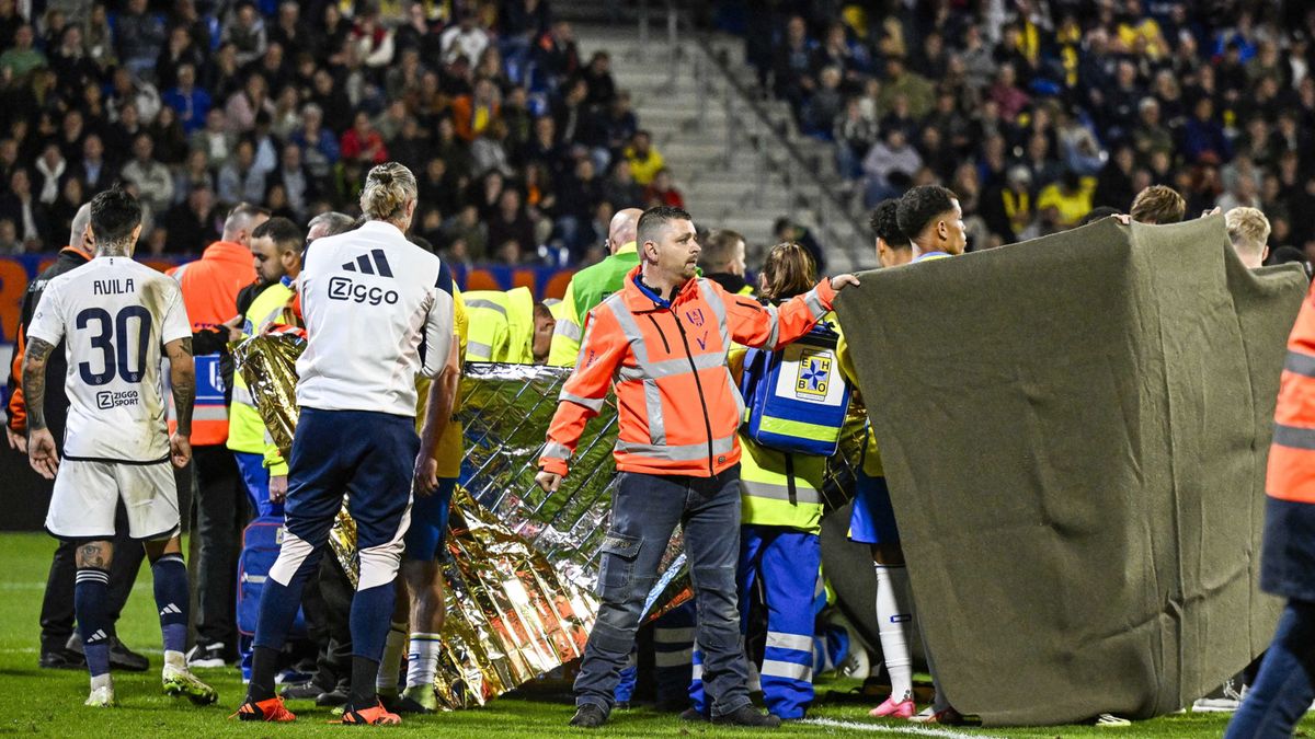 Zdjęcie okładkowe artykułu: PAP/EPA / OLAF KRAAK / Na zdjęciu: przerwany mecz RKC Waalwijk - Ajax Amsterdam