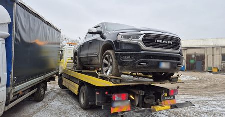 Zgłaszali fikcyjne kradzieże aut. Chcieli wyłudzić 700 tys. zł