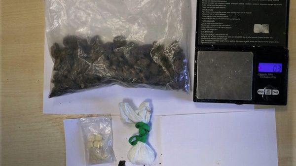 Wrocław. Policja zatrzymała mężczyznę, który posiadał ponad 300 porcji narkotyków