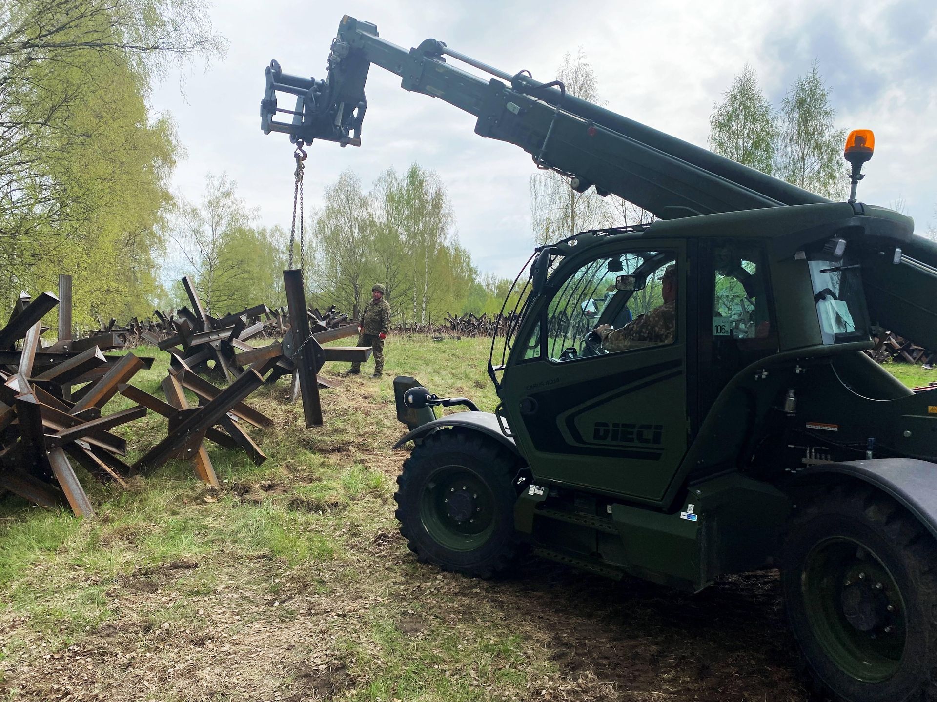 ... a także jeże przeciwczołgowe