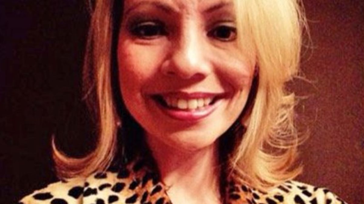 Robin Folsom nosiła sztuczny brzuch ciążowy i rozpowiadała, że spodziewa się dziecka 