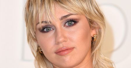 Miley Cyrus jeszcze bardziej ścięła włosy. Zobaczcie jej metamorfozę