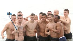 Piłkarze Pogoni Szczecin wskoczyli do Bałtyku