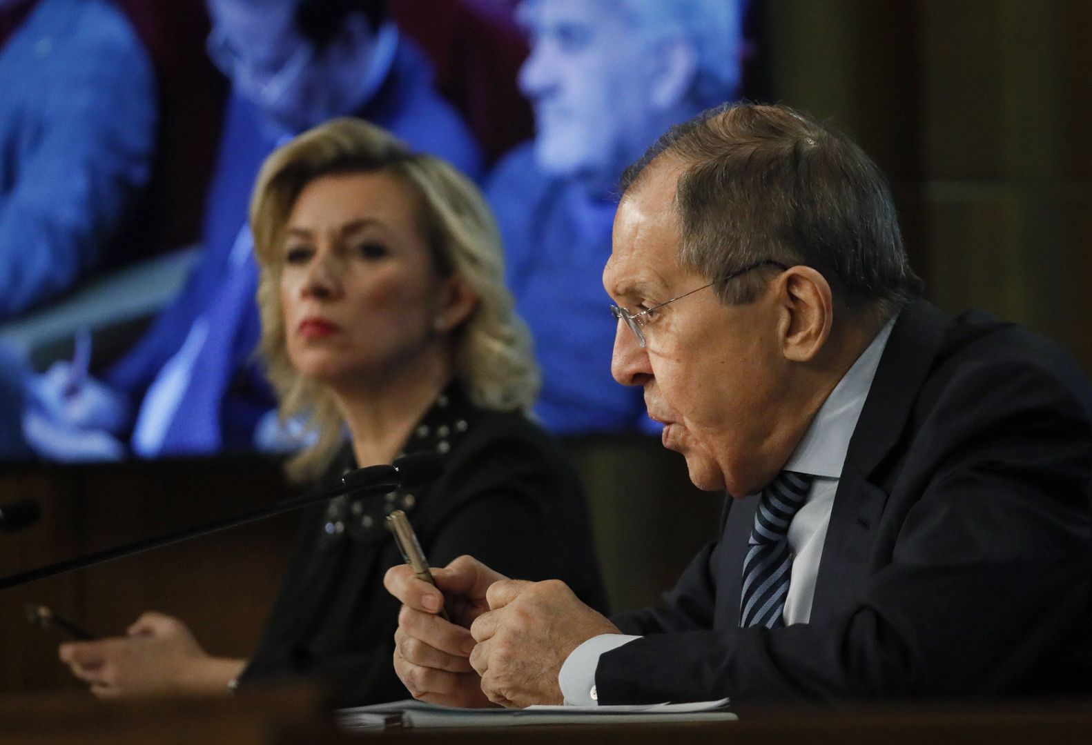 Russia's Foreign Minister Sergei Lavrov holds news conference in Moscow
epa10413016 Russian Foreign Minister Sergei Lavrov (R) and Foreign Ministry's Spokeswoman Maria Zakharova (L) attend an annual news conference in Moscow, Russia, 18 January 2023. Lavrov gave a press conference on the results of Russian diplomacy in 2022.  EPA/YURI KOCHETKOV 
Dostawca: PAP/EPA.
YURI KOCHETKOV