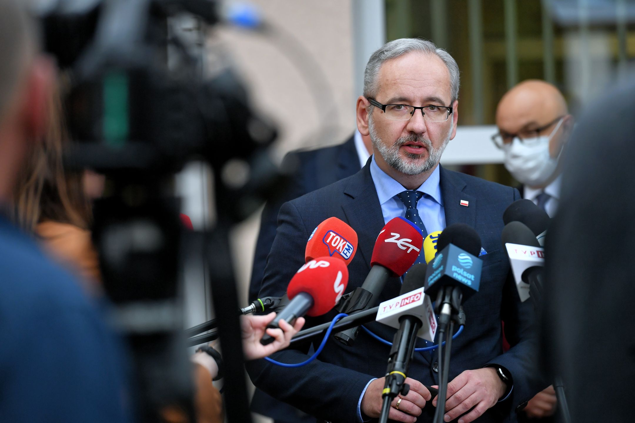 Adam Niedzielski dostał ponad 5 tys zł brutto podwyżki. 