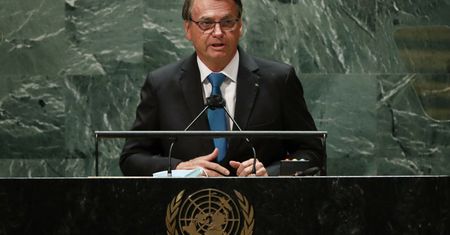 Jair Bolsonaro wybrał się na pizzę w Nowym Jorku. Musiał jeść na ulicy