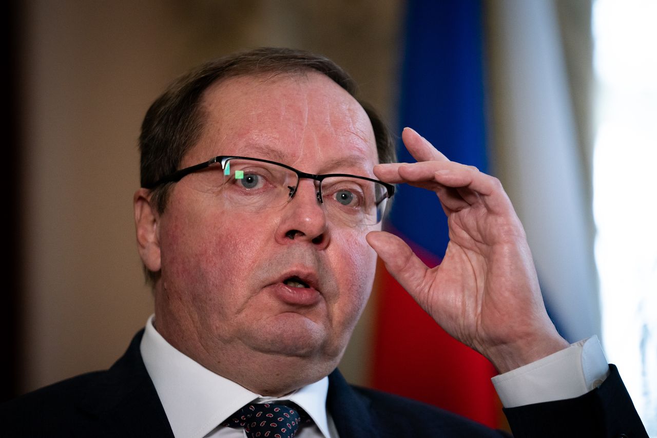 Russian ambassador admits sanctions have little impact, trade continues
