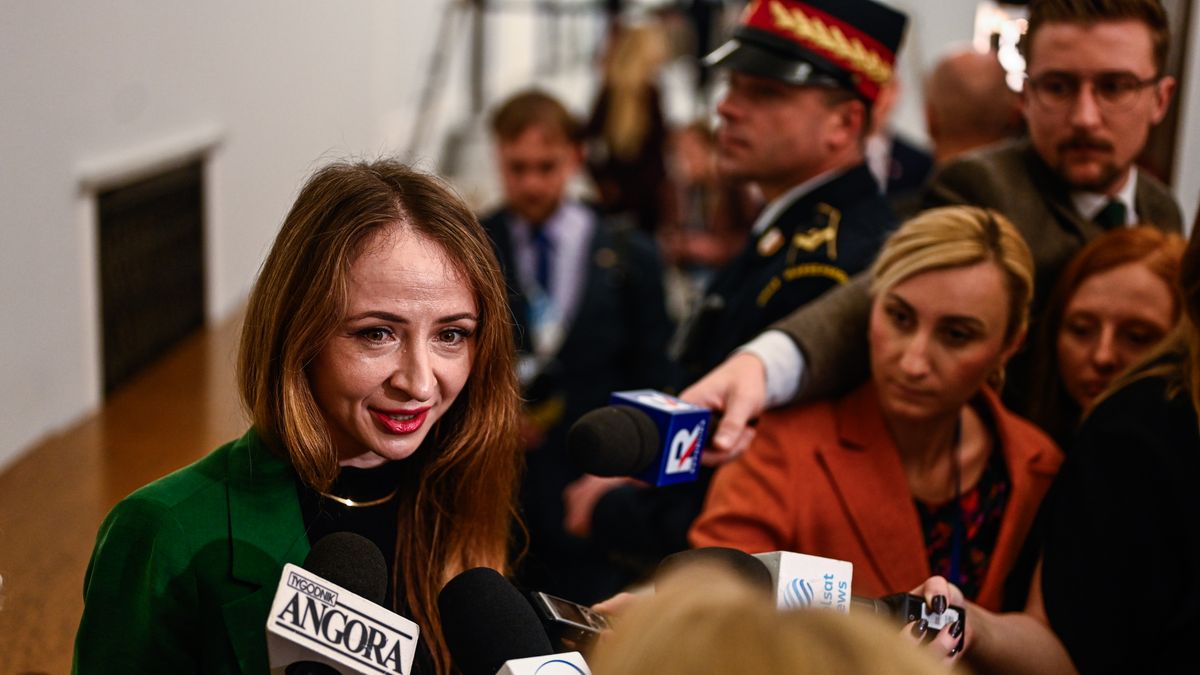 WARSAW, POLAND - DECEMBER 12: Upcoming Minister of Family and Social Policy, Agnieszka Dziemianowicz-Bak walks through the parliament corridors ahead of the vote of confidence on Donald Tusk's government cabinet during a session at the parliament (SEJM) on December 12, 2023 in Warsaw, Poland. on December 12, 2023 in Warsaw, Poland. After eight years of Poland's national conservative party in power, centrist Donald Tusk is back and set to forge a pro-EU government. (Photo by Omar Marques/Getty Images)