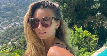 Julia Wieniawa pluska się w basenie w Monte Carlo (ZDJĘCIA)