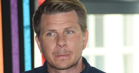 Filip Chajzer "zabłysnął" po raz kolejny. Dziennikarz ZAKPIŁ z rodziców starających się o dzieci...