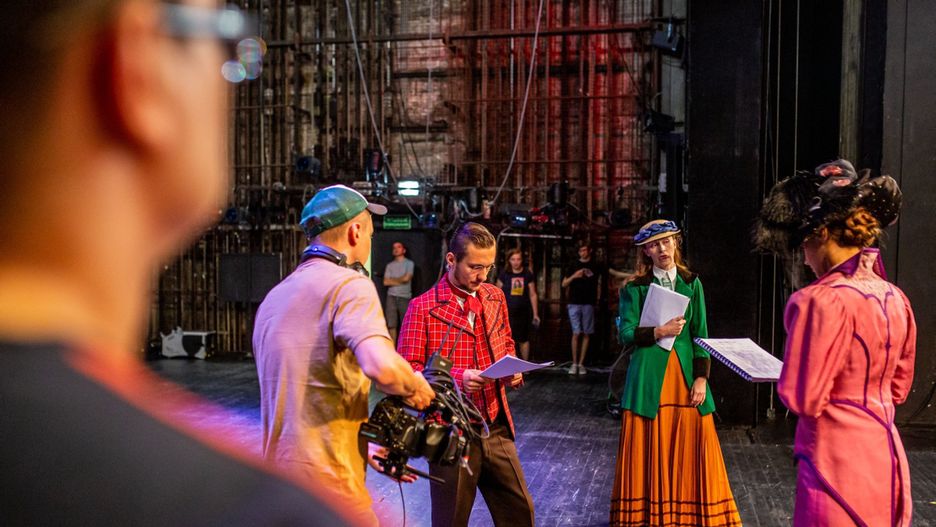 Teatr przeniósł się do sieci.