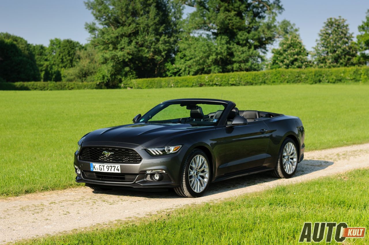 Ford Mustang 2,3 EcoBoost Convertible