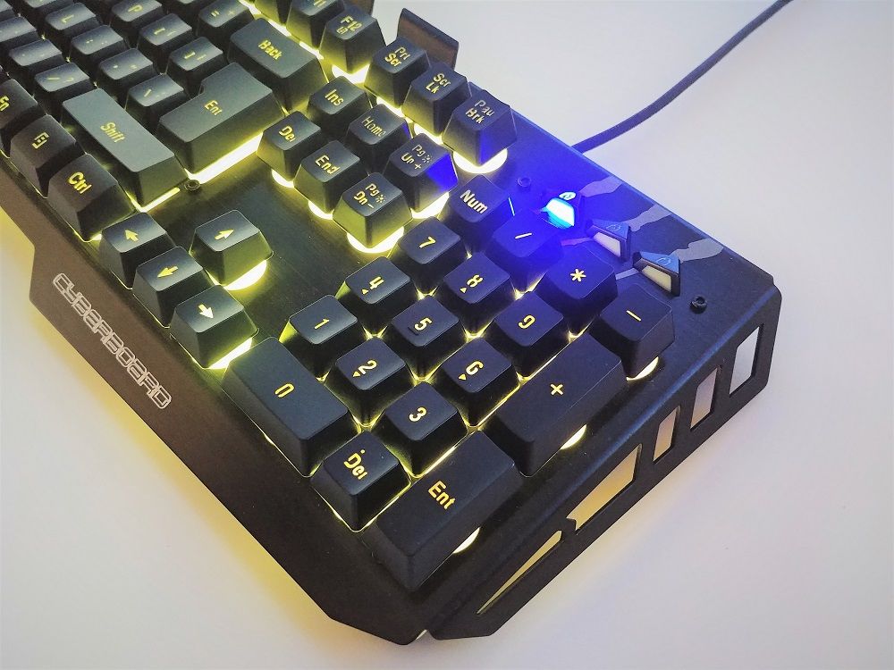 uRage Cyberboard – test membranowej klawiatury z podświetleniem RGB 3
