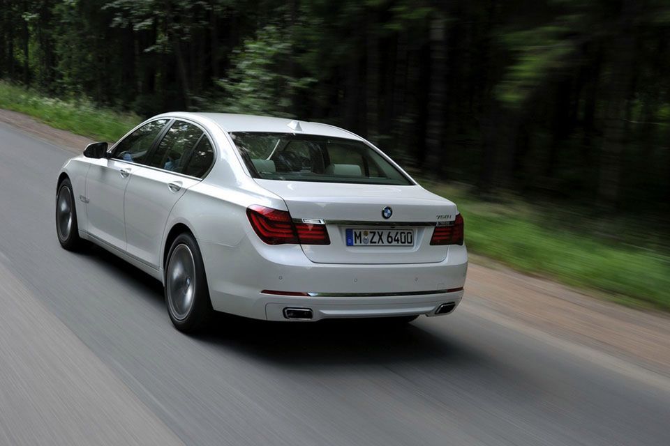 BMW serii 7 na rok 2013 - megagaleria niemieckiego okrętu flagowego 19
