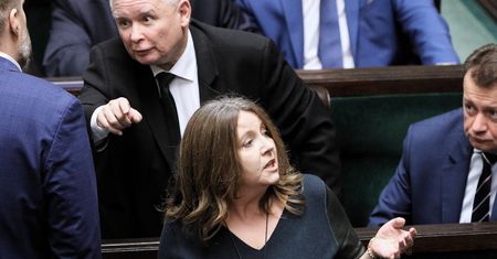 Trafi przed sąd za to, że nakleiła kartkę na drzwi biura posłanki Lichockiej
