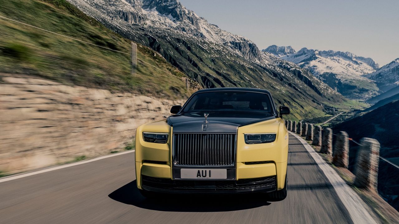 Nowy Rolls-Royce Goldfingera. Takie świętowanie rozumiem!