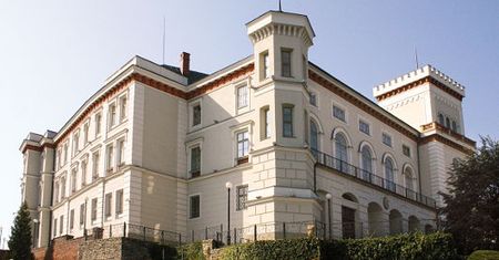 Bielsko-Biała. Otoczenie Zamku Książąt Sułkowskich wypięknieje