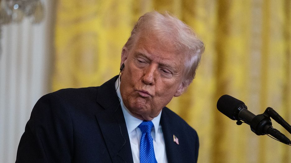 US President Donald Trump reacts during a joint press conference with Japanese Prime Minister Shigeru Ishiba (not pictured) in the East Room of the White House in Washington, DC, USA, 07 February 2025. EPA/ANNA ROSE LAYDEN / POOL Dostawca: PAP/EPA.