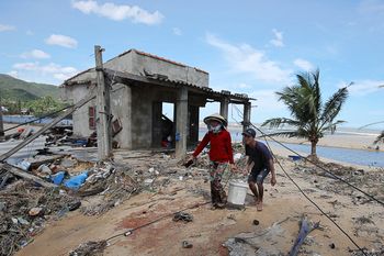 Tajfun Kalmaegi uderzył w Wietnam. Rośnie liczba ofiar na Filipinach