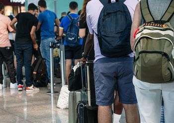 Zmiany na lotniskach. Podróżni będą musieli być wcześniej