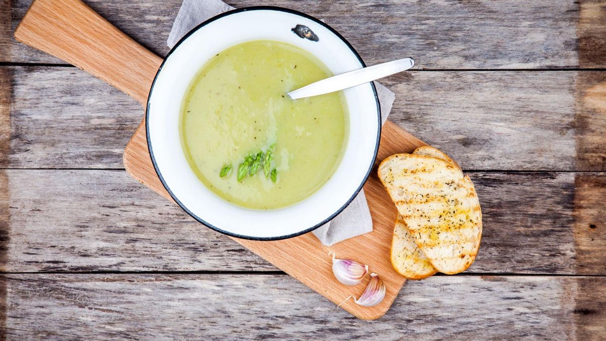 Zupa krem z cukinii to pyszna, wegetariańska potrawa