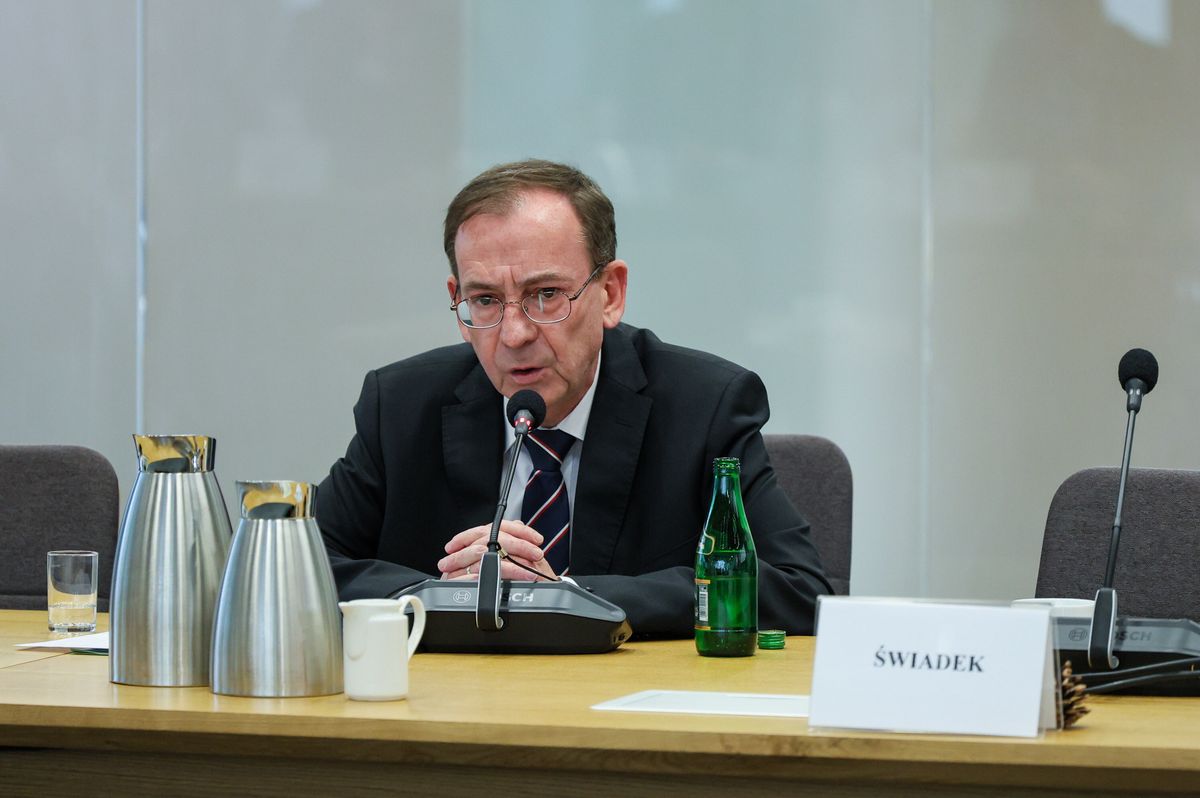 Były szef MSWiA Mariusz Kamiński zeznał przed sejmową komisją śledczą ds. afery wizowej, że był pierwsza osobą, która uzyskała informacje o możliwych nadużyciach dotyczących wiz w MSZ