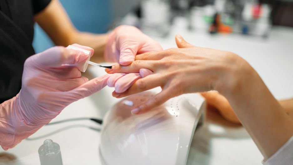 Do łask wraca manicure z efektem ombre