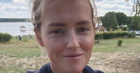 Odziana w bikini Olga Frycz prezentuje UMIĘŚNIONY BRZUCH na wakacjach na Kaszubach: "Jak można tak dobrze wyglądać?" (FOTO)