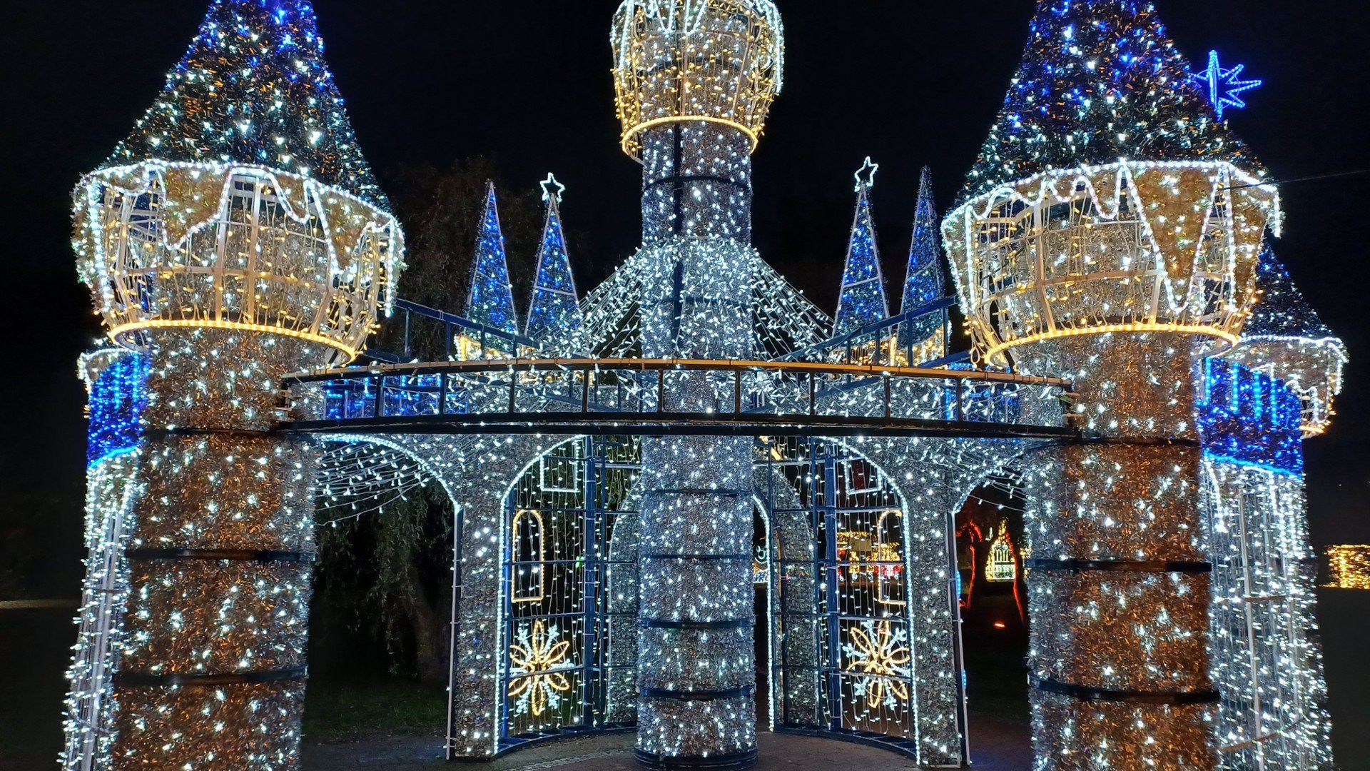 Lumina Park w Pruszczu Gdańskim zabierze odwiedzających w magiczną podróż do Akademii Pana Kleksa i Krainy Bajek
