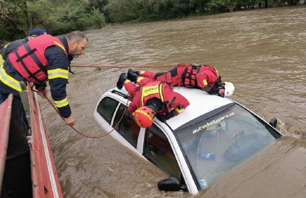 Słowacja. Ulewy i powódź przy granicy z Polską. Woda porwała człowieka