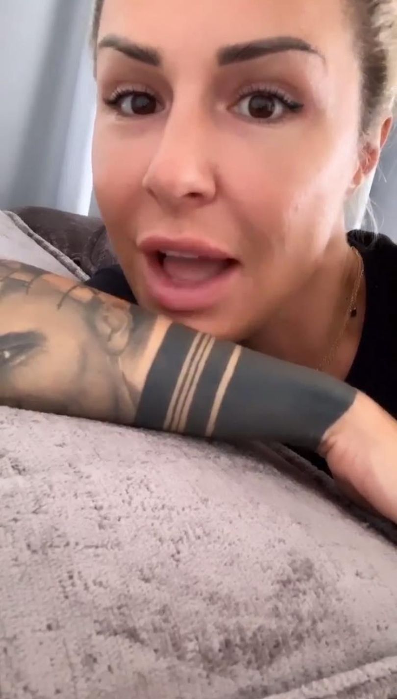 Blanka Lipińska żali się na nieudany makijaż permanentny oka