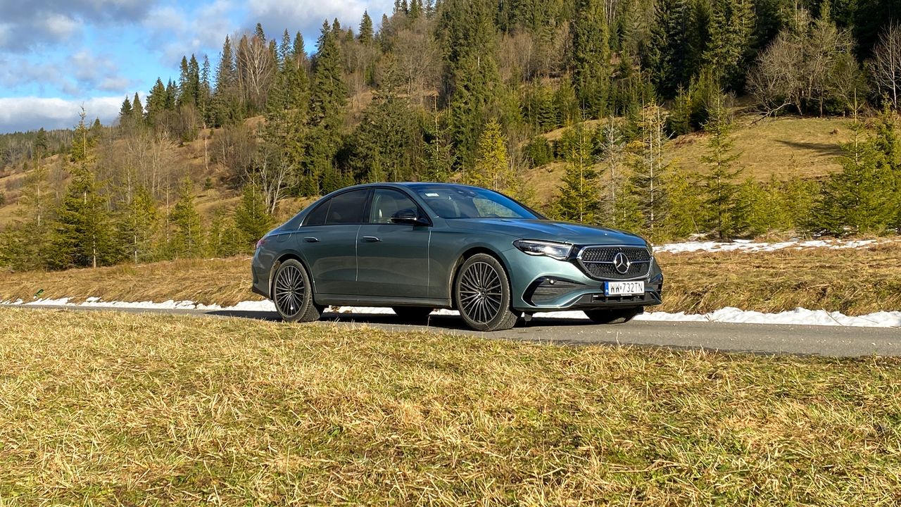 Test: Mercedes E220d 4Matic (W214) – czy w górach jest śnieg? Ten mercedes zna odpowiedź