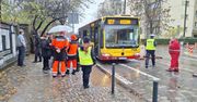 Wrocław: Autobus MPK wjechał w taksówkę. Dwie osoby ranne