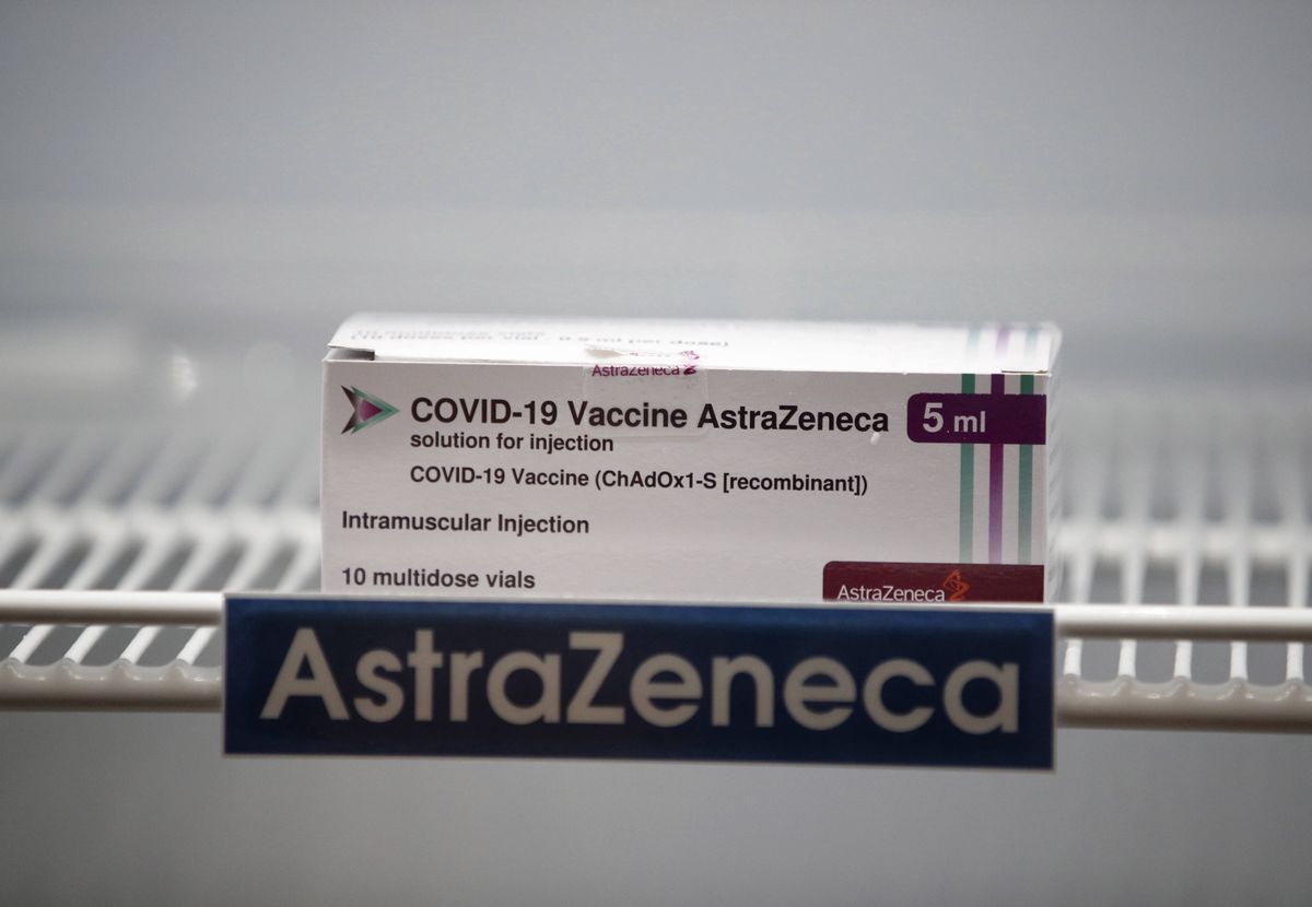Szczepienia przeciw COVID-19. Kontrowersje wokół preparatu AstraZeneca. Jest reakcja prezesa URPL