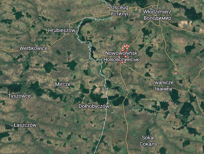 Nowowołyńsk znajduje się kilka kilometrów od granicy z Polską
