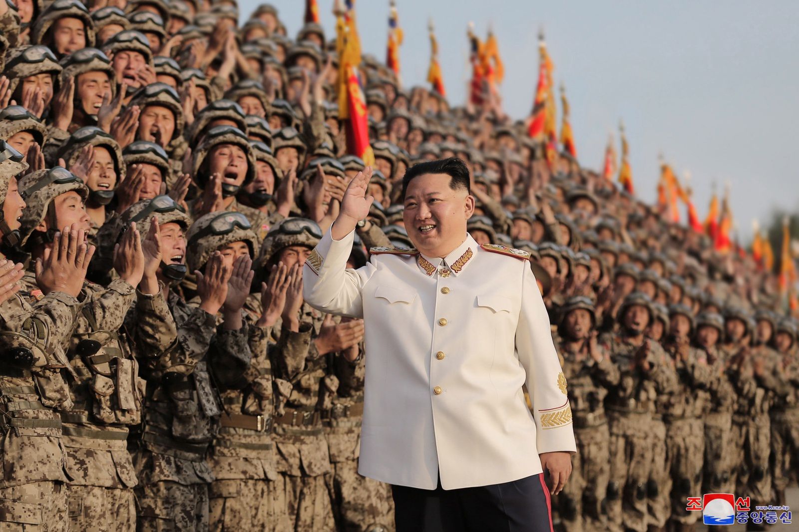 North Korean Supreme Leader Kim Jong-Un meets with solders after military parade
epa09915665 A photo released by the official North Korean Central News Agency (KCNA) shows North Korean Supreme Leader Kim Jong-Un wearing a white marshal uniform, during a photo session with the officers and soldiers that took part in a military parade, in Pyongyang, North Korea, 27 April 2022 (issued 29 April 2022). The soldiers participated in a military parade in Pyongyang on April 25 to mark the 90th anniversary of the Korean People's Revolutionary Army.  EPA/KCNA   EDITORIAL USE ONLY 
Dostawca: PAP/EPA.
KCNA