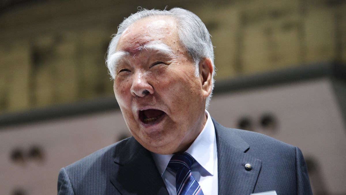 Osamu Suzuki musiał lubić swoją pracę, skoro wytrzymał na stanowisku tak długo.