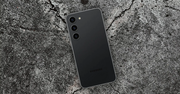 Potwierdzone: Samsung Galaxy S23 będzie odporny nie tylko na wodę, ale i... beton