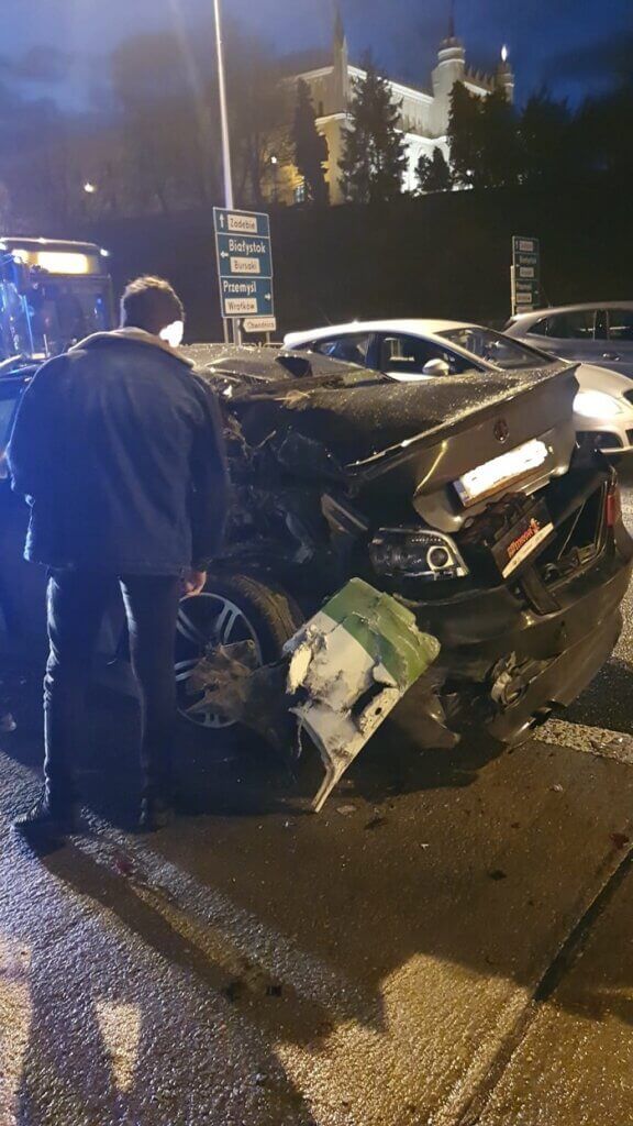Młody kierowca BMW uderzył w autobus MPK Lublin