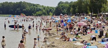 Dąbrowa Górnicza: Pogoria III prawie jak Łeba. Tysiące ludzi na plaży