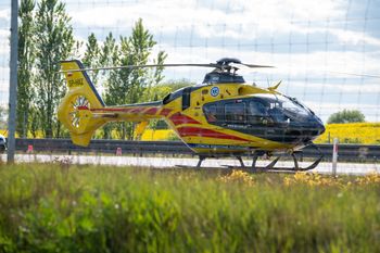 Autobus wypadł z drogi, wpadł do rowu i uderzył w drzewo pod Zieloną Górą