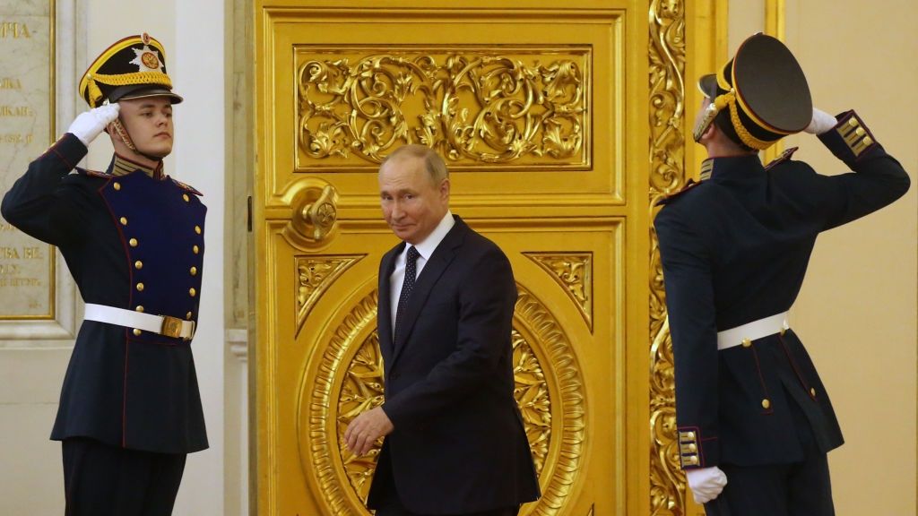 Władimir Putin dysponuje ogromnymi rezerwami złota, ale nie ma co z nim zrobić