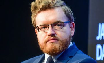 "Polska dołączyła do wyścigu o gigafabrykę AI". Rząd ma zainwestować ponad 400 mln