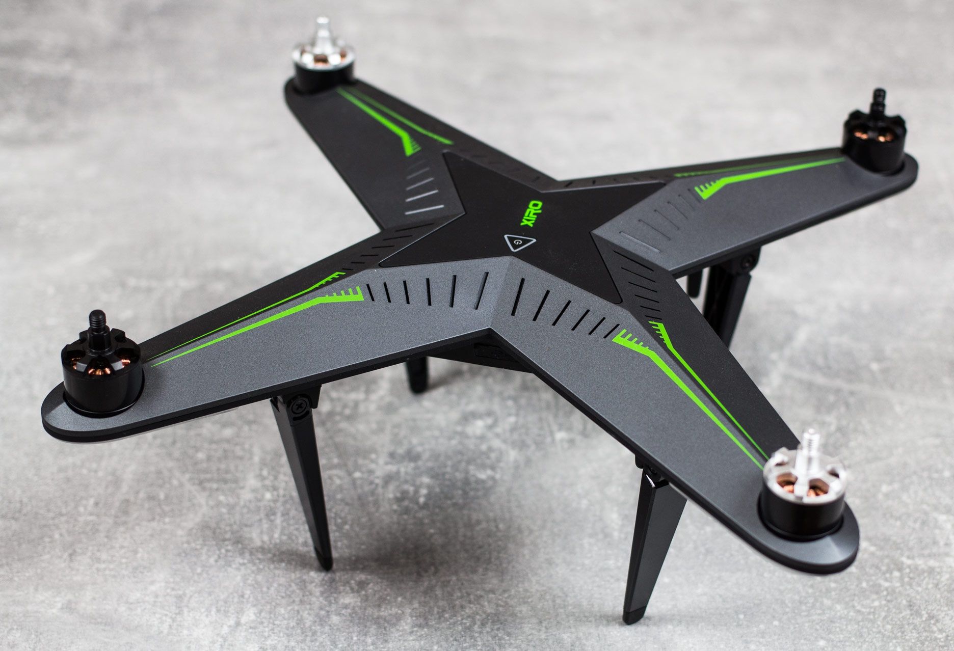 XIRO Xplorer V - rozłożone nóżki