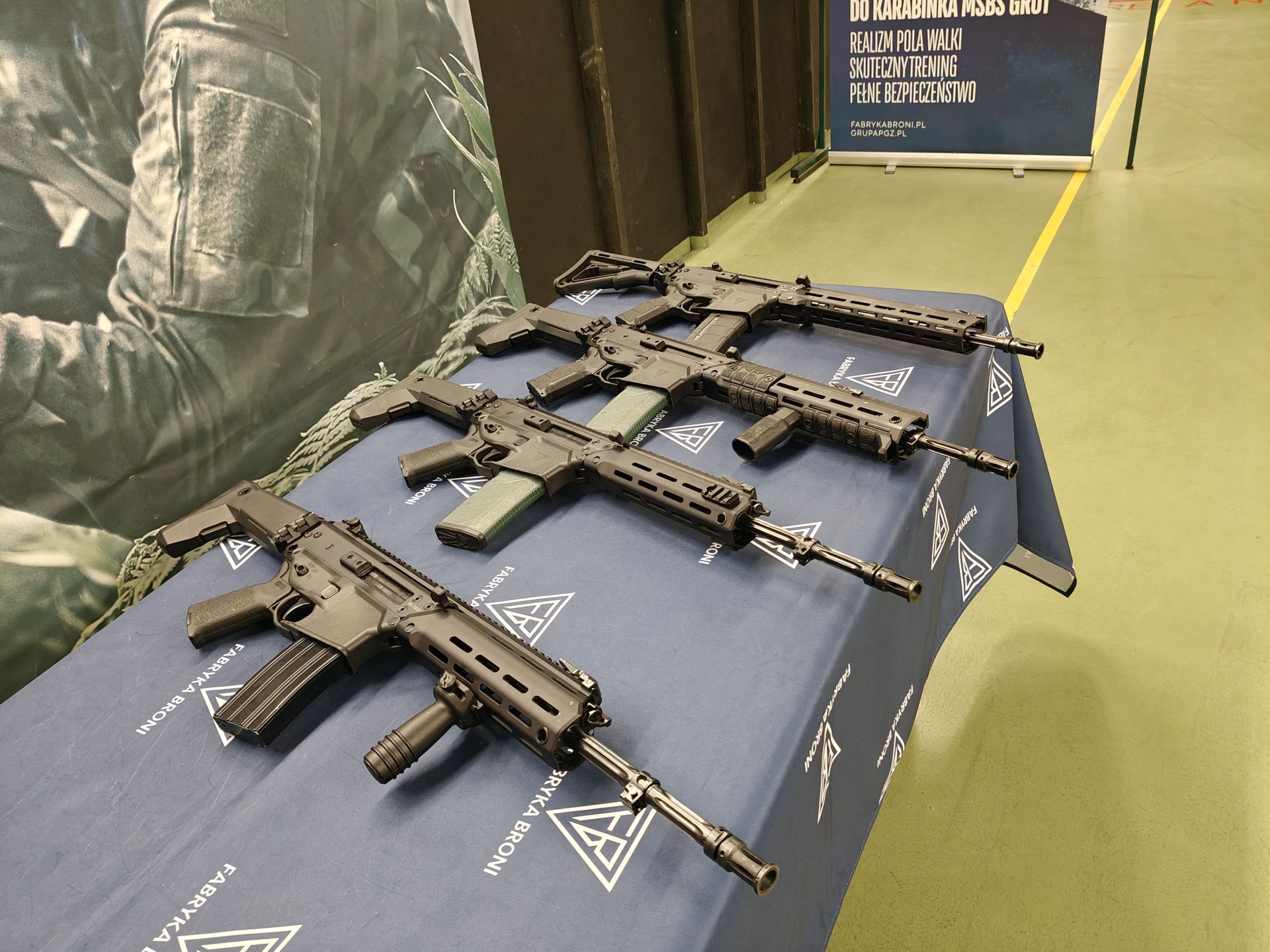 Karabinki Grot od wersji A0 do A3 (od lewej do prawej)