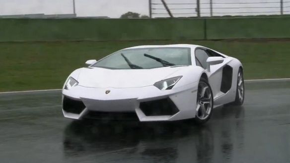 Lamborghini Aventador autocar