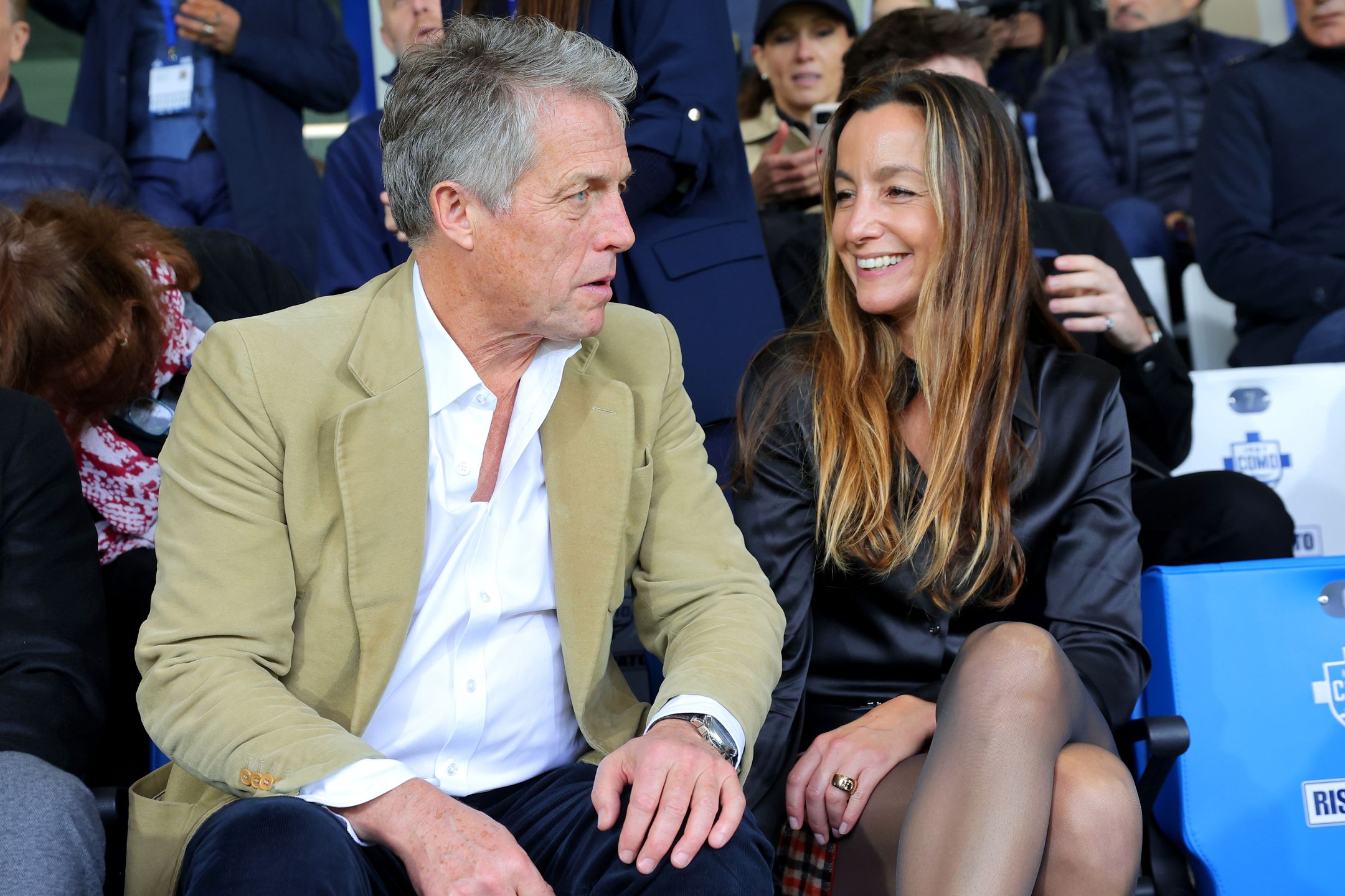 Hugh Grant i Anna Eberstein