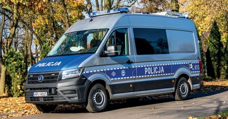 Policjant pod wpływem za kierownicą w Kępnie. Miał przy sobie broń