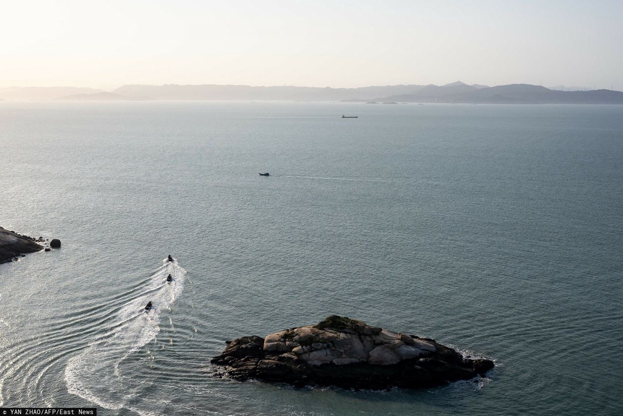 Submarine cables connecting Taiwan with the Matsu Islands have been seriously damaged.